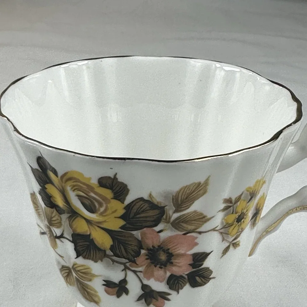 Royal Grafton Teacup And Saucer‎ Yellow Roses Bone China Made In England